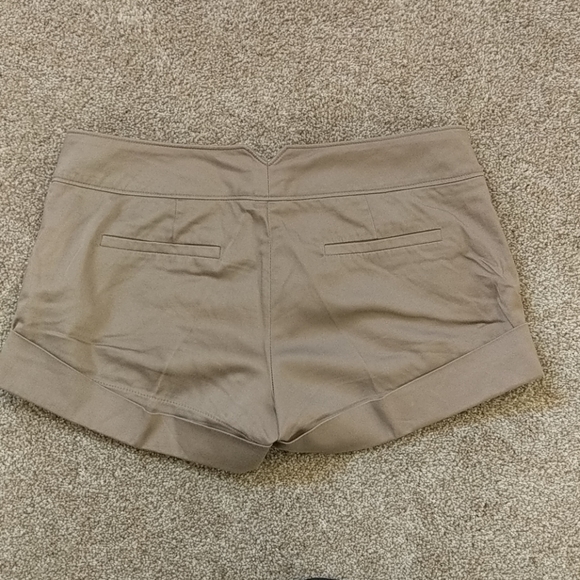 Light Brown short shorts - Picture 2 of 3